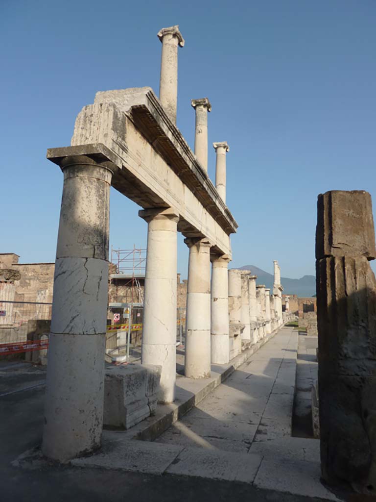 VII.8 Pompeii Forum. October 2014. Looking north from south-west corner.
Foto Annette Haug, ERC Grant 681269 DÉCOR.
