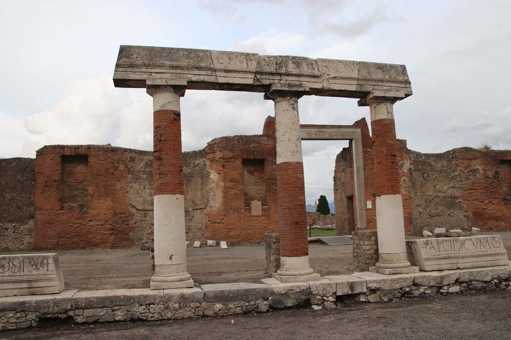 VII.9.1 Pompeii. June 2019. Eumachia’s Building portico. North part with part of inscription above.
Photo courtesy of Buzz Ferebee.

