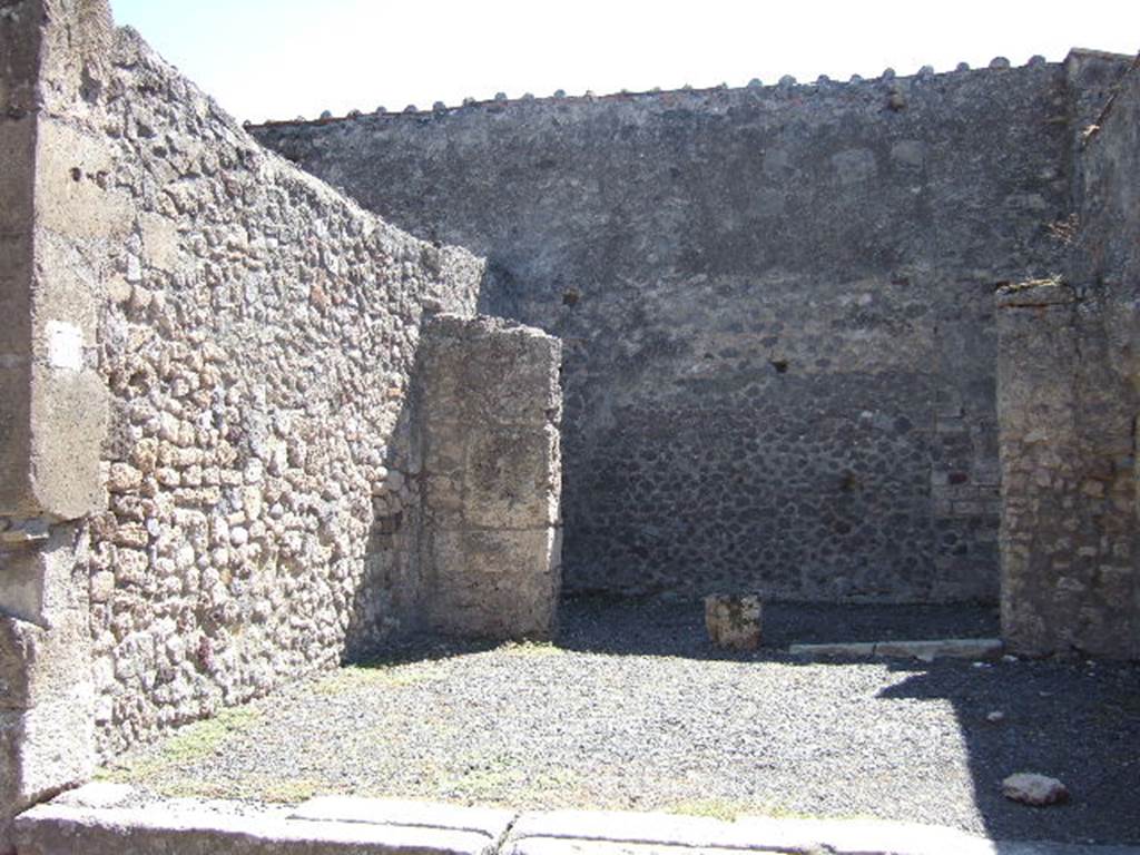 VII.9.20 Pompeii. September 2005. East wall and rear room on south side.