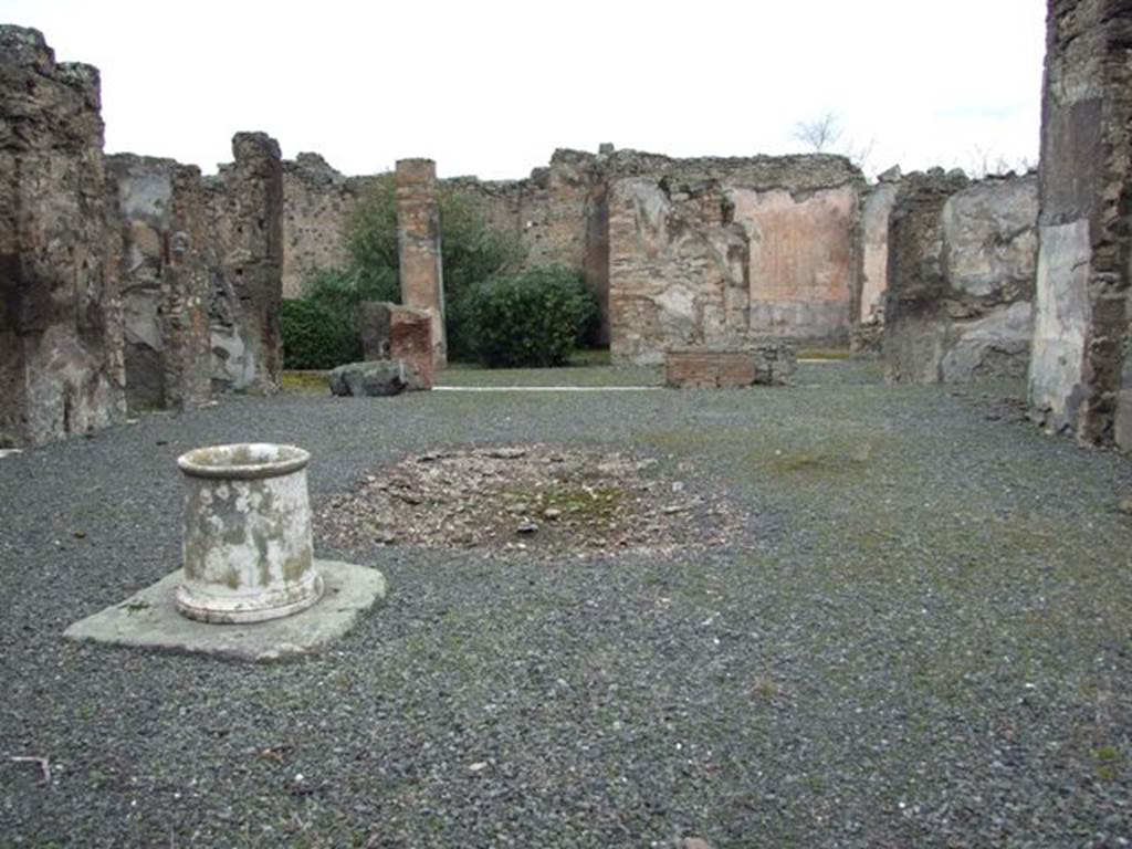 VII.14.5 Pompeii.  March 2009.  Room 1. Atrium.  Looking north across remains of Impluvium.