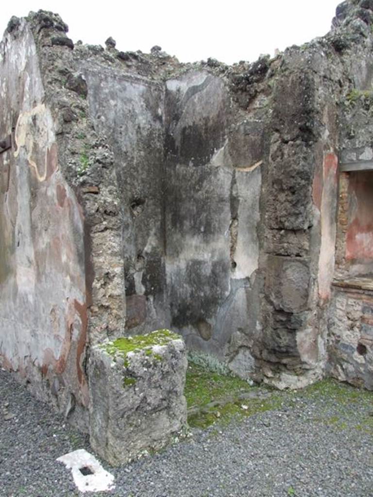 VII.14.5 Pompeii.  March 2009. Small room or cupboard on west side of entrance fauces.
