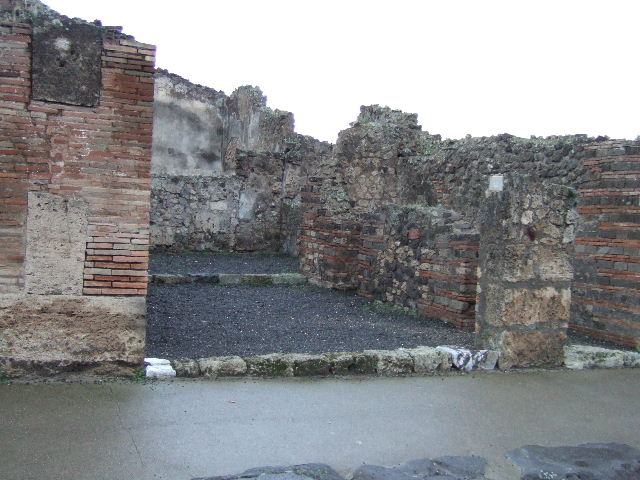 VII.14.6 Pompeii.  Shop.  Entrance.