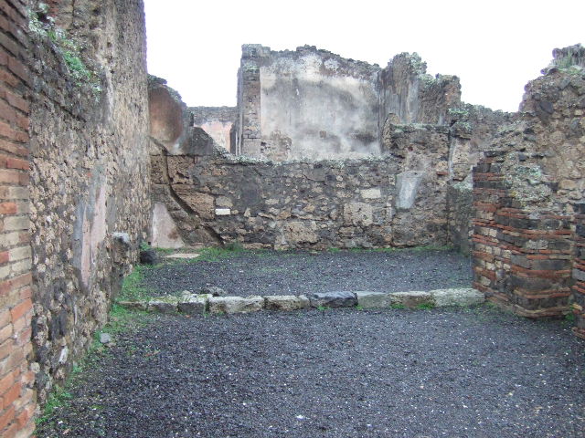 VII.14.6 Pompeii.  Shop.  West wall.