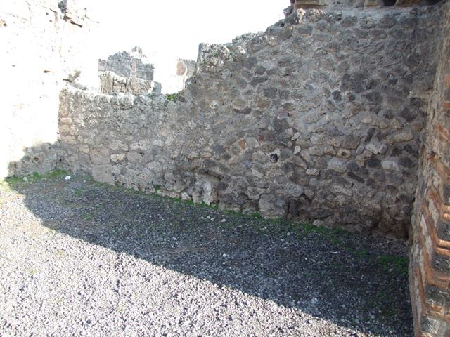 VII.14.6 Pompeii.  Shop.  West wall.