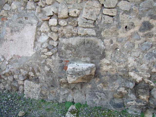 VII.14.6 Pompeii.  Shop.  Entrance sill.