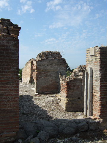 VII.16.16 Pompeii. September 2004. Entrance from road.

