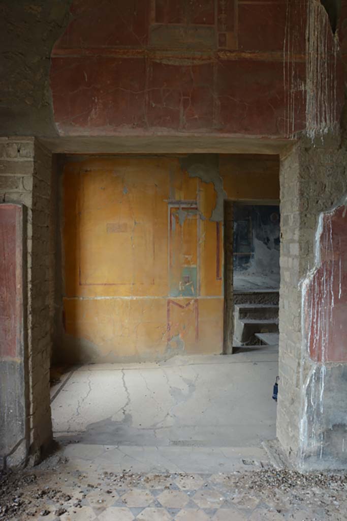 VII.16.22 Pompeii. October 2018. Oecus 48, looking north through doorway into room 47.
Foto Annette Haug, ERC Grant 681269 DCOR.

