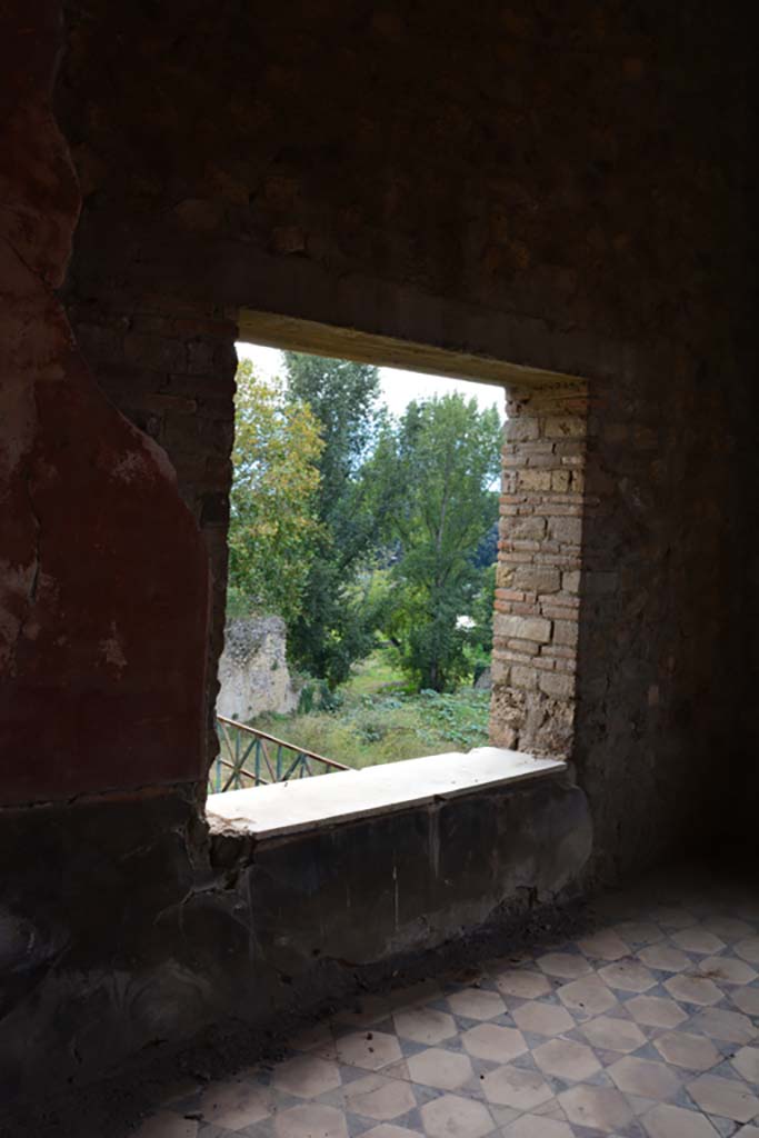 VII.16.22 Pompeii. October 2018. Oecus 48, window in south wall.
Foto Annette Haug, ERC Grant 681269 DCOR.
