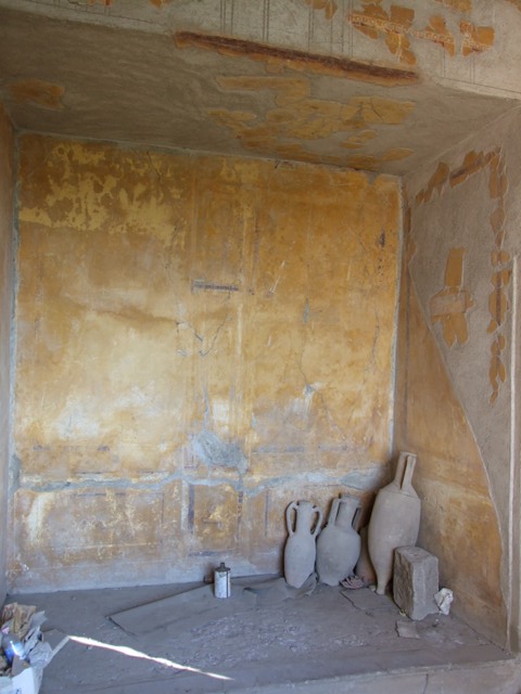 VII.16.17-22 Pompeii. December 2007. South-west corner of cubiculum, and window to “hanging garden” in west wall.