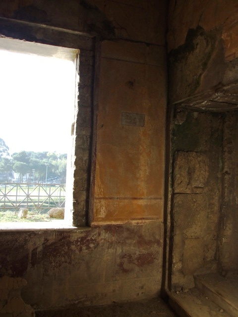 VII.16.17-22 Pompeii. December 2007. Alcove on east side of cubiculum, decorated in IV style. East and south wall.