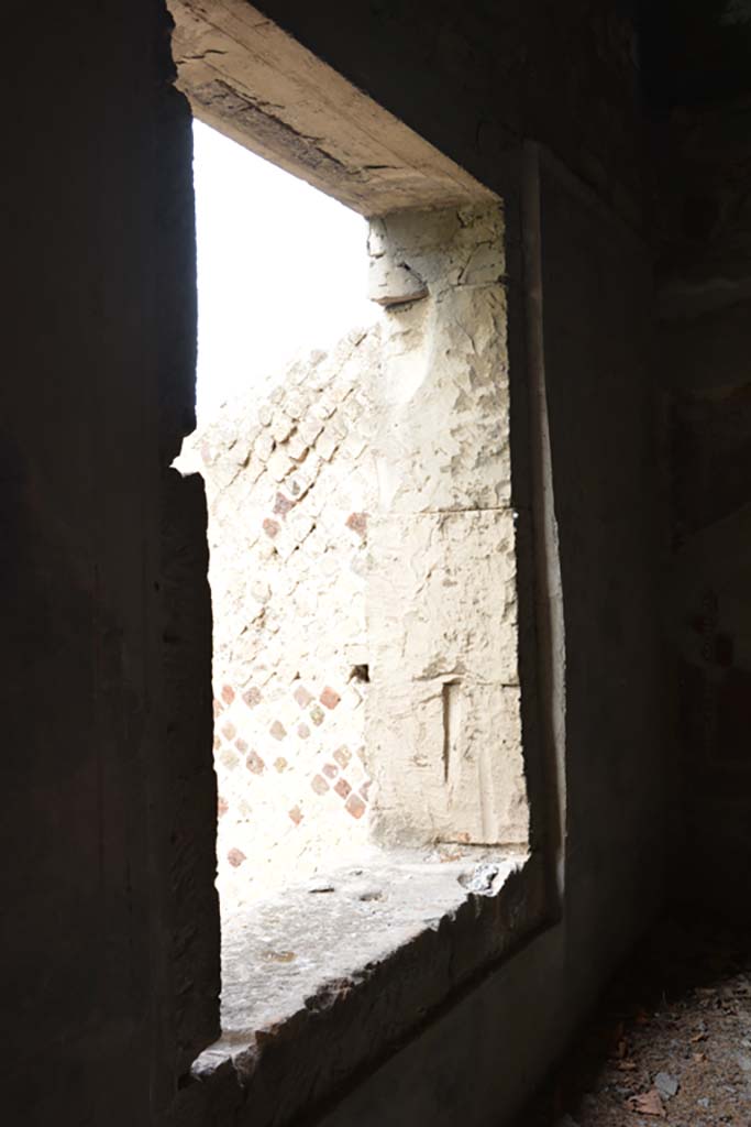 VII.16.17-22 Pompeii. October 2018. Triclinium 25, window in west wall.
Foto Annette Haug, ERC Grant 681269 DCOR.
