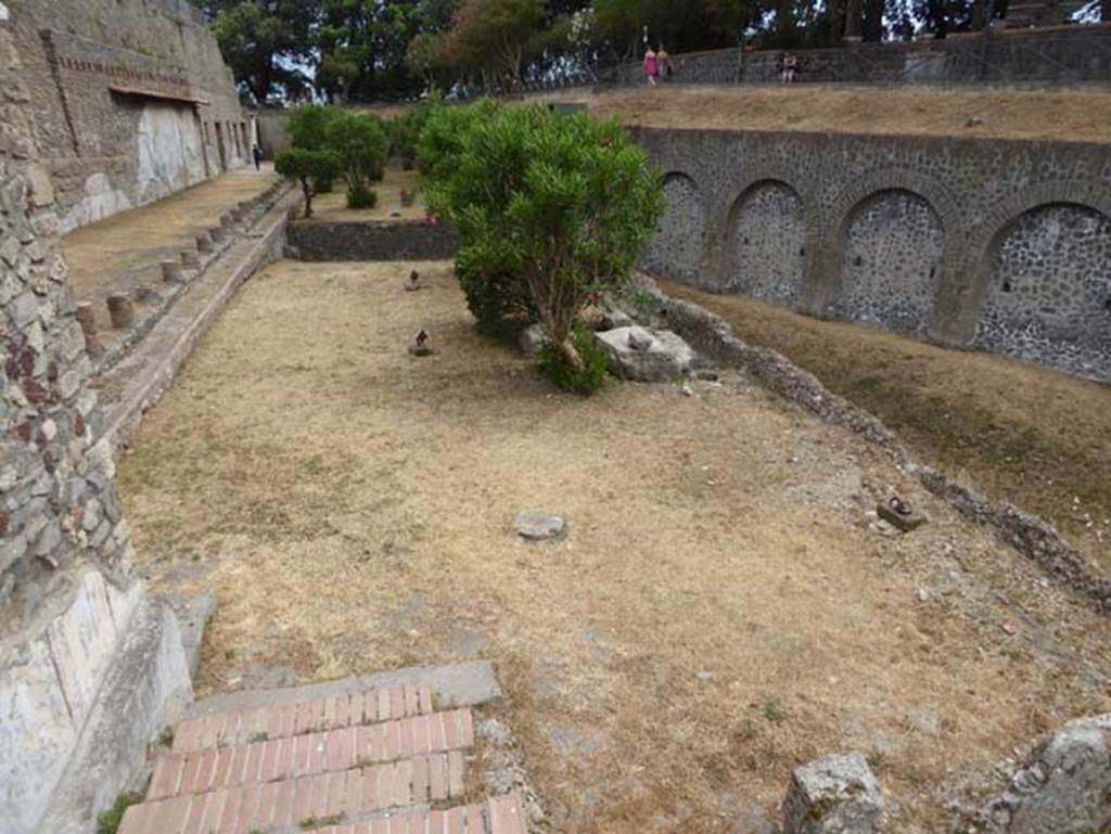 VIII.1.a, Pompeii. June 2017. Looking south to garden area from outside steps. Photo courtesy of Michael Binns.