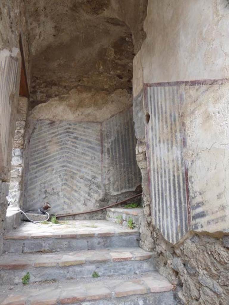VIII.1.a, Pompeii. June 2017. Looking north up steps to landing with window overlooking outside steps. Photo courtesy of Michael Binns.
