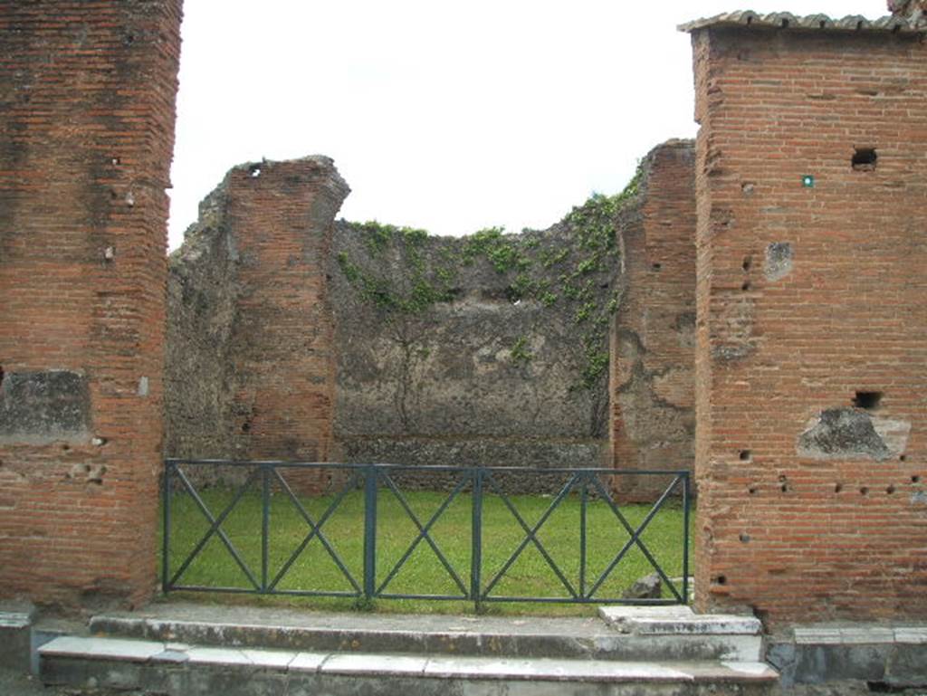 VIII.2.10 Pompeii. May 2005.  Entrance with steps, on south side of Forum.