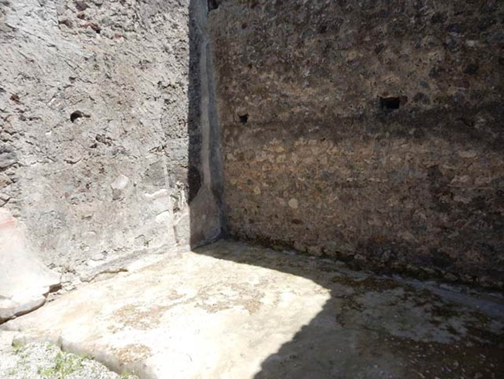 VIII.2.13 Pompeii. May 2018. Room in south east corner of atrium, looking towards east and south walls. Photo courtesy of Buzz Ferebee.
