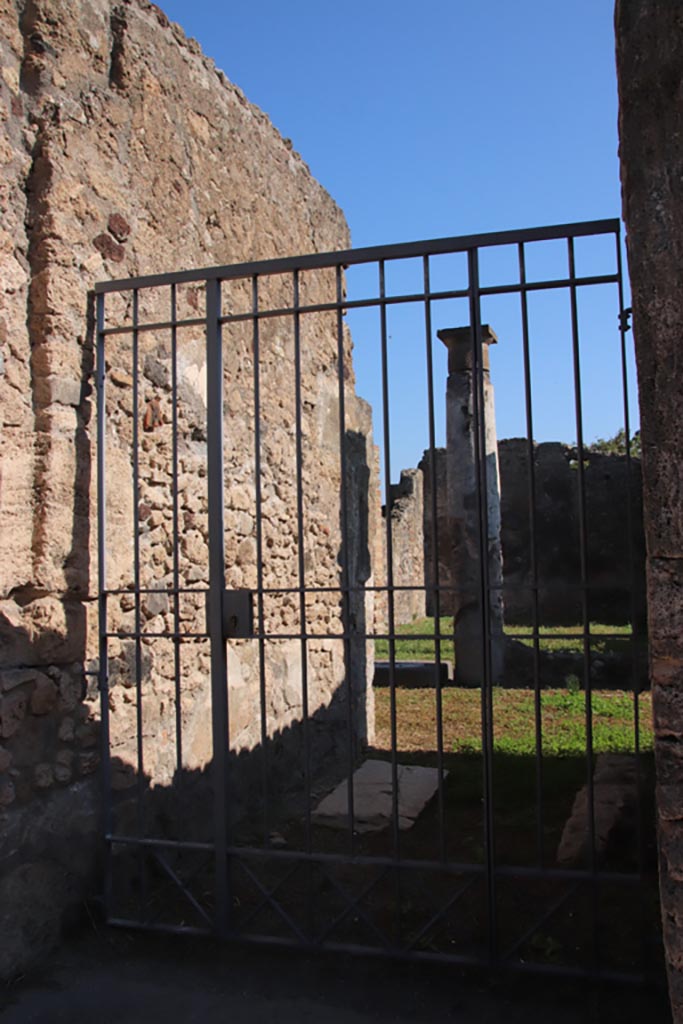 VIII.3.27 Pompeii. October 2022. 
Looking east through entrance doorway. Photo courtesy of Klaus Heese. 
