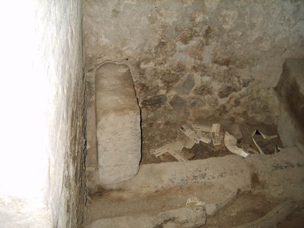 VIII.7.21 Pompeii. July 2007. Latrine by the entrance to the Large Theatre from the Triangular Forum. Photo courtesy of Drew Baker.