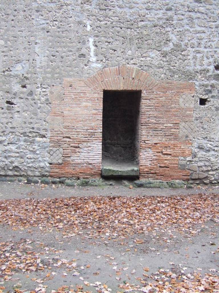 VIII.7.21 Pompeii. December 2005. Entrance from Triangular Forum.