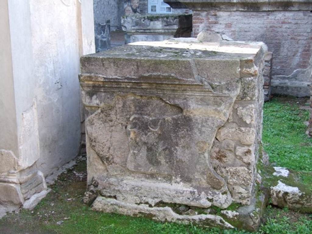 VIII.7.28 Pompeii.  December 2007. Altar on north side of Purgatorium.  East face.