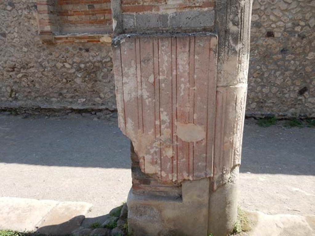 VIII.7.28, Pompeii. May 2015. Looking towards west side of pilaster in east portico. Photo courtesy of Buzz Ferebee.