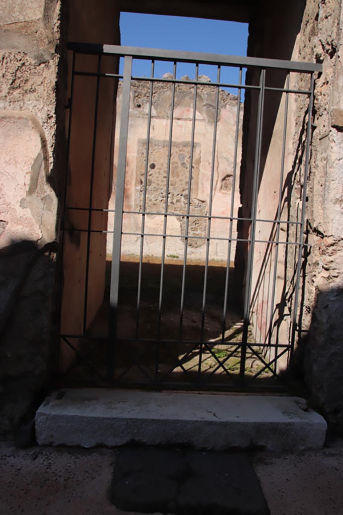 IX.2.16 Pompeii. October 2022. 
Looking north through entrance doorway. Photo courtesy of Klaus Heese
