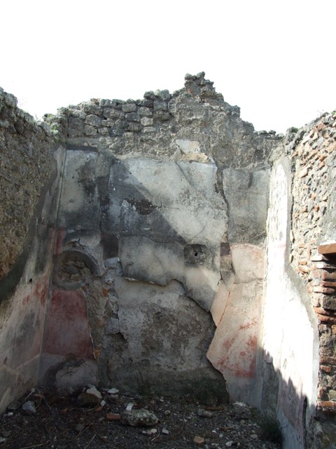 IX.2.18 Pompeii. March 2009.  Room 10.  Triclinium, East wall with window onto Garden area.
