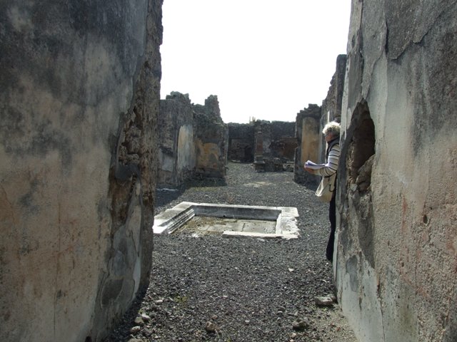 IX.2.18 Pompeii. March 2009.  Entrance.