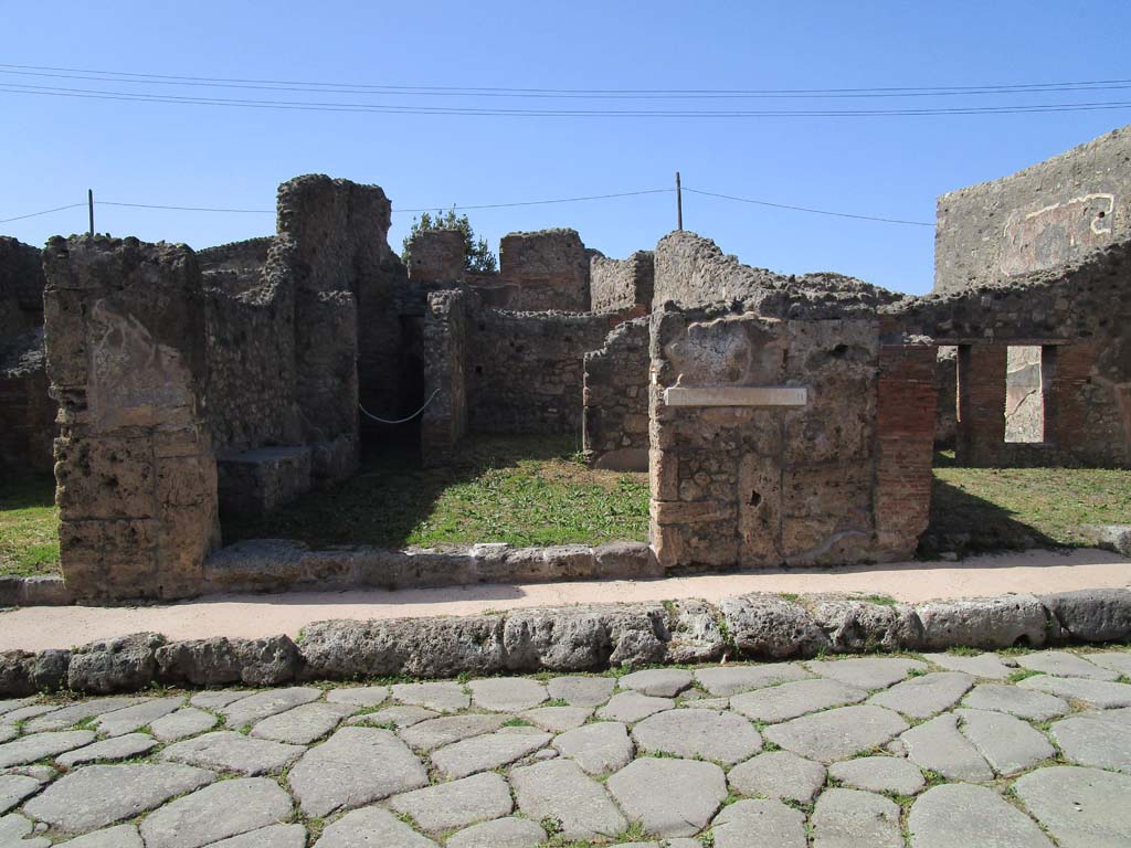 IX.3.17 Pompeii. April 2019. Looking north to entrance doorway. Photo courtesy of Rick Bauer.