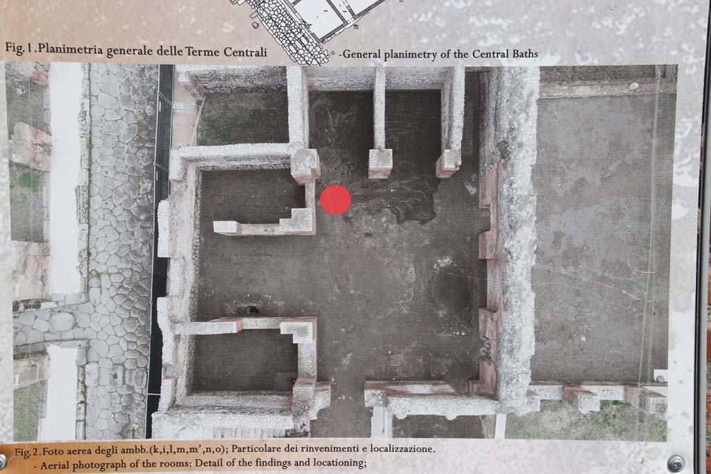 IX.4.18 Pompeii. October 2020. 
Aerial view of room “i” with red circle marking skeleton, rooms “k”, “L” and “m” on the north side, and rooms “n” and “o” on the east side. Photo courtesy of Klaus Heese.
