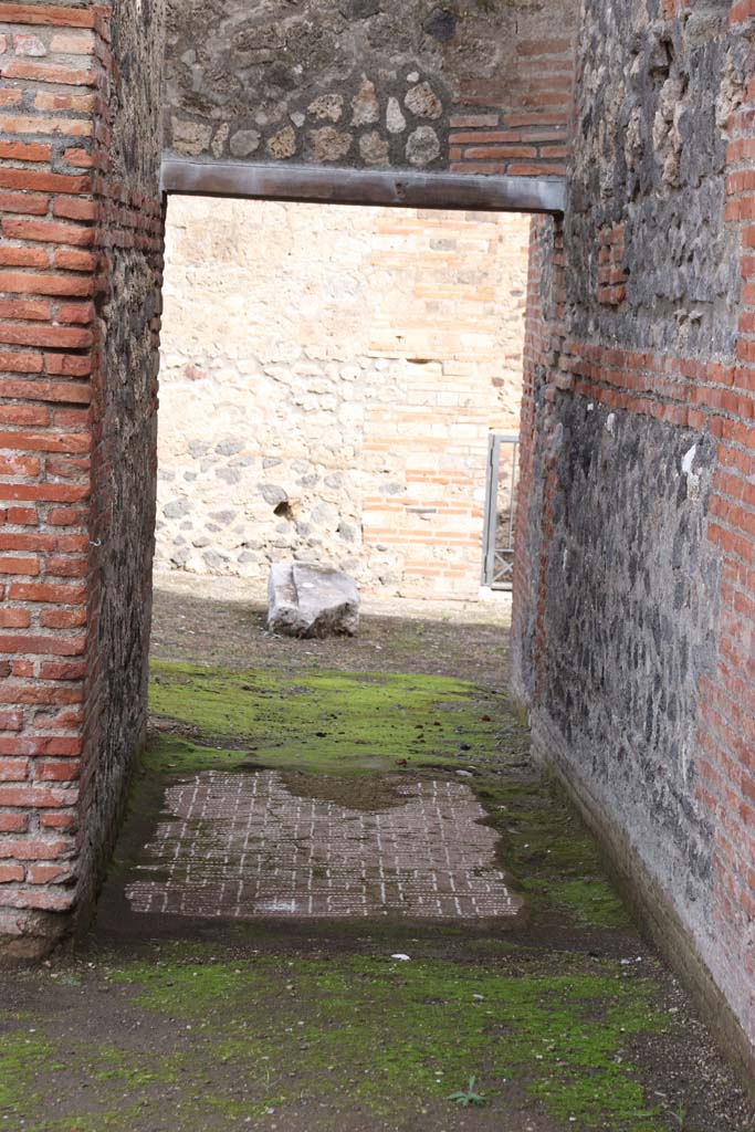 IX.4.18 Pompeii. October 2020. Corridor leading east in north-east corner. Photo courtesy of Klaus Heese.