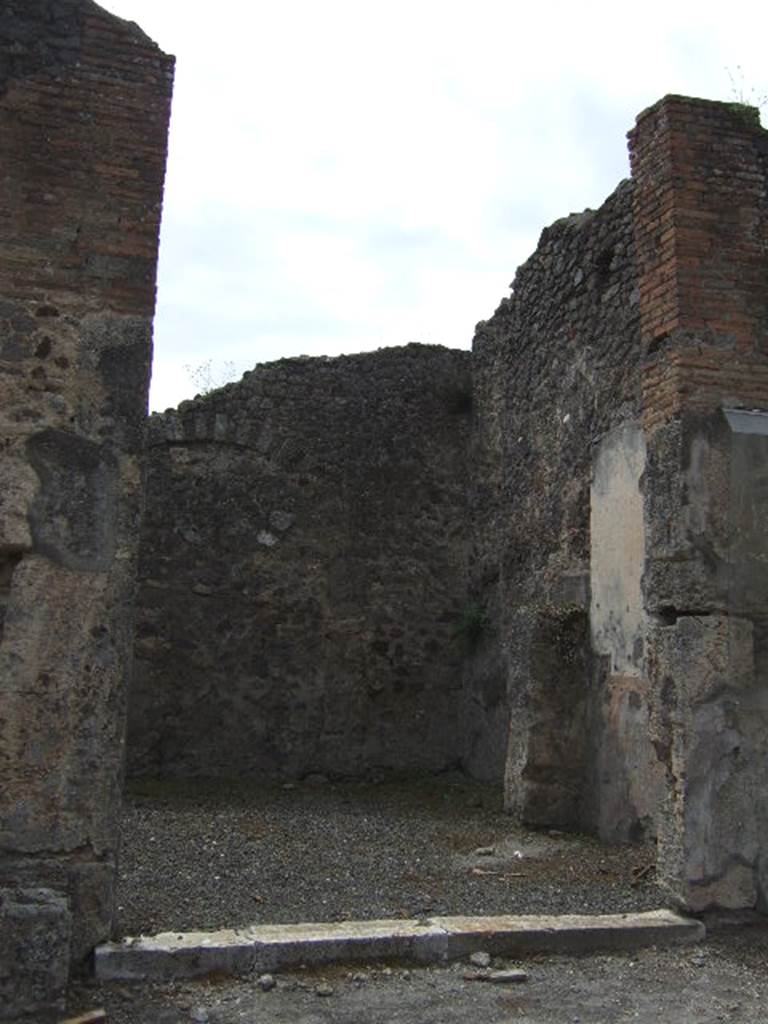 IX.8.2 Pompeii.  May 2006.  Entrance.