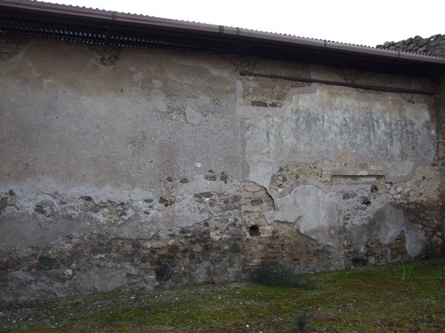 IX.8.6 Pompeii. March 2009.   Room 37, Alcove or cupboard outside Room 36.