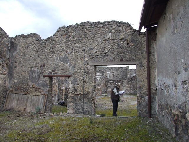 IX.8.6 Pompeii.  December 2007.  Room 38.  Triclinium.