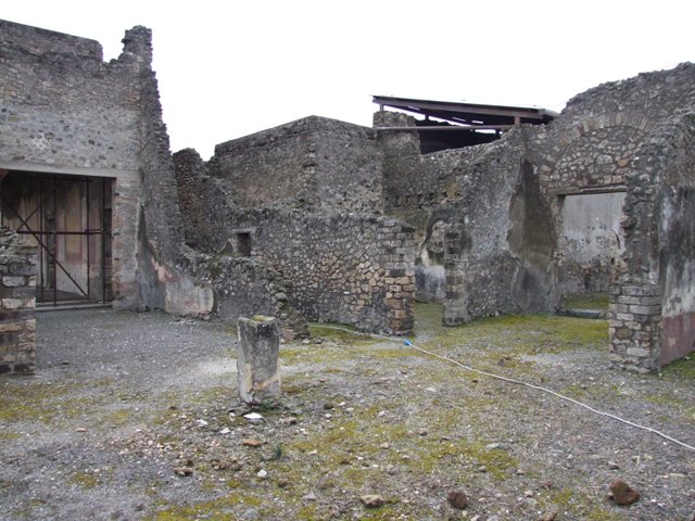 IX.8.6 Pompeii.  December 2007.  Room 40, Cubiculum.   
