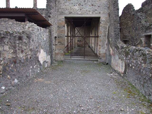 IX.8.6 Pompeii.  December 2007.  Room 40, Cubiculum.   Painted round panel.

