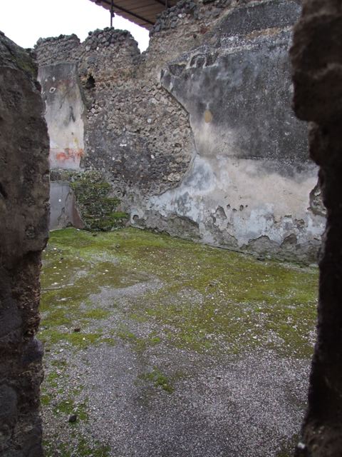 Looking out from IX.8.6 to Vico del Centenario.  September 2004.  (Door shown on map as IX.8.a � but possibly renumbered to IX.8.11?)



