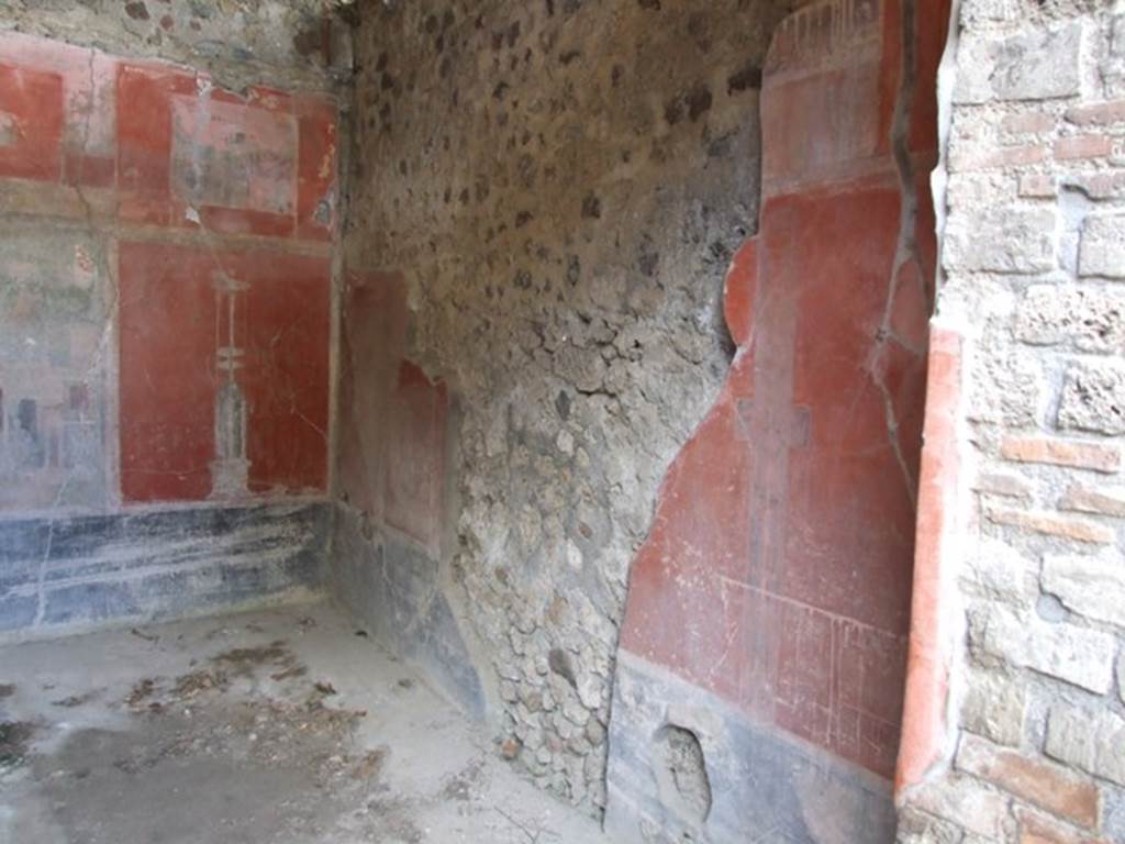 IX.9.c Pompeii. March 2009. Looking towards north wall of triclinium.