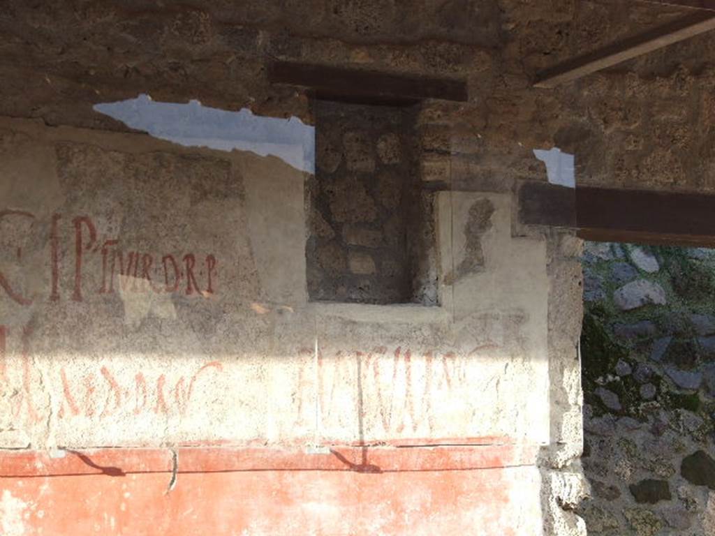 IX.11.3 and IX.11.4 Pompeii. Graffiti between entrances, but to the west of IX.11.4.
Fuscum  aed(ilem)  o(ro)  v(os)  f(aciatis)       [CIL IV 7876]
