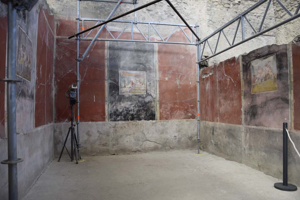 IX.12.6 Pompeii. February 2017. Room 3, looking north into triclinium with banqueting scenes. Photo courtesy of Johannes Eber.