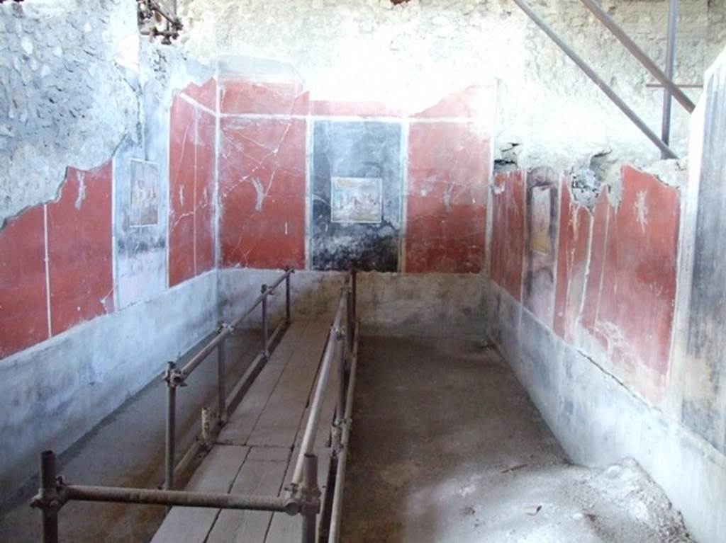 IX.12.6 Pompeii. March 2009.  Room 3, triclinium with banqueting scenes. Looking north.