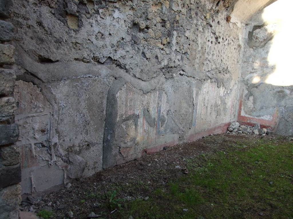 HGW24 Pompeii. December 2006. 
North wall of large room of the richly decorated living rooms in the south-east corner of the garden area.
(Fontaine, room 5,5).
