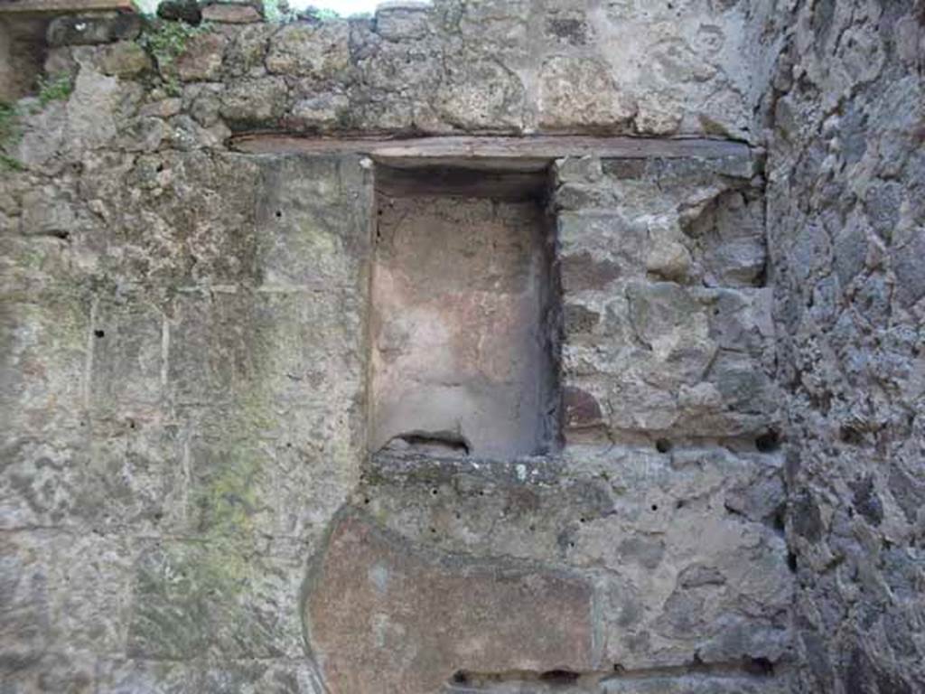 Villa of Mysteries, Pompeii. May 2010.  Niche in south-west corner on south wall.

