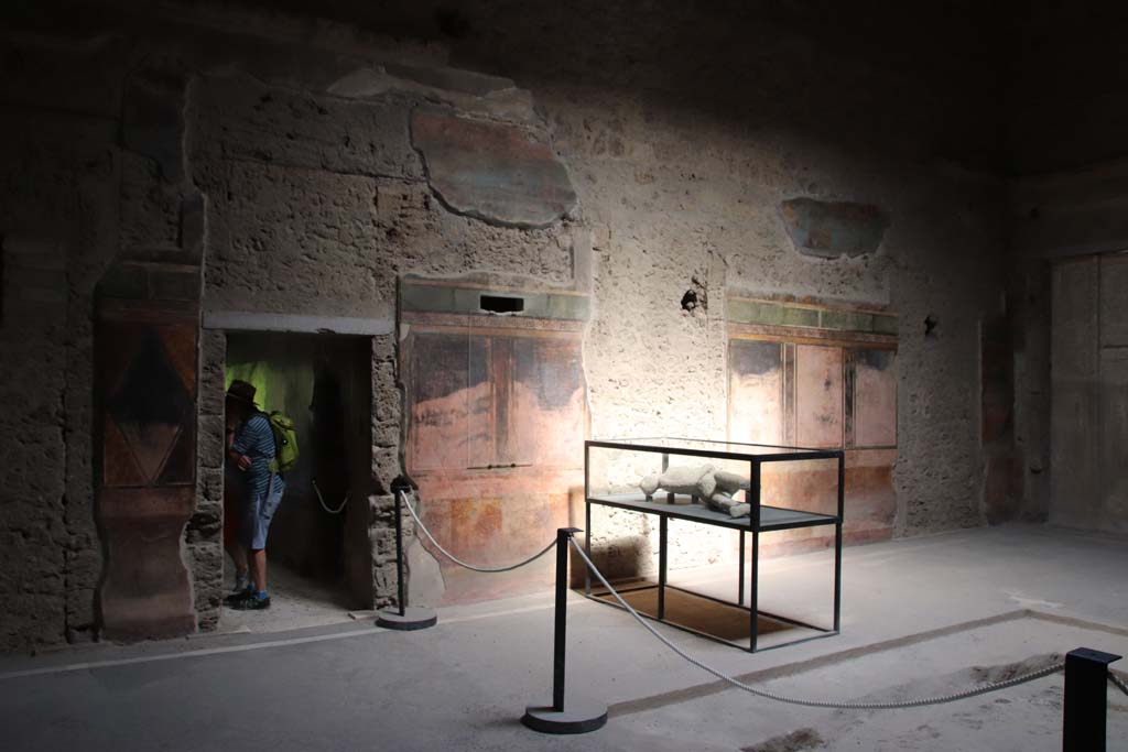 Villa of Mysteries, Pompeii. September 2021. Room 64, looking towards north wall of atrium. Photo courtesy of Klaus Heese.