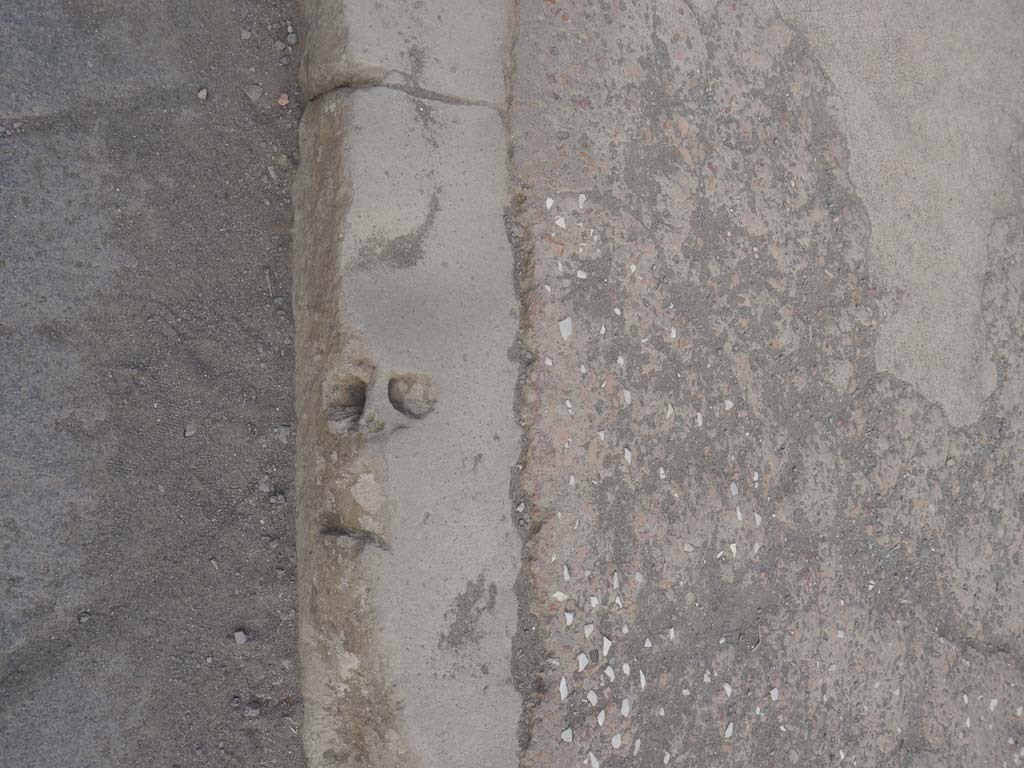 Via Marina, Pompeii. September 2018. Detail of pavement/roadway.
Foto Anne Kleineberg, ERC Grant 681269 DÉCOR.


