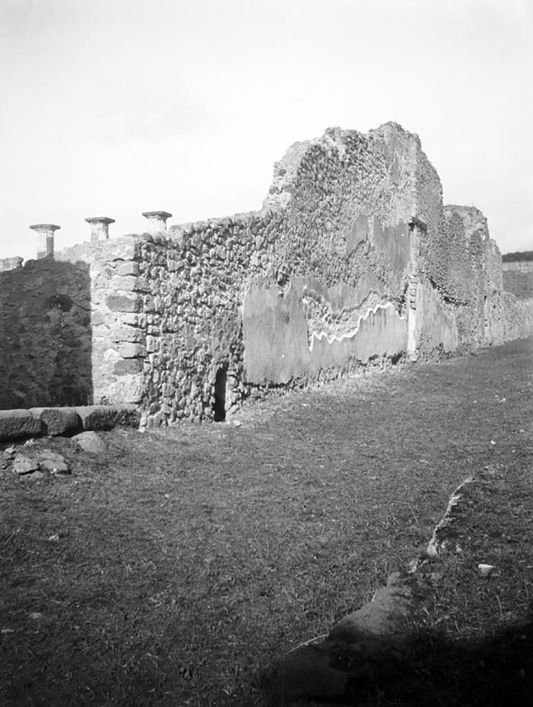 Vicolo del Fauno, west side, rear of VI.9.3/4/5, looking north from VI.9.11. W.731.
Photo by Tatiana Warscher. Photo © Deutsches Archäologisches Institut, Abteilung Rom, Arkiv. 

