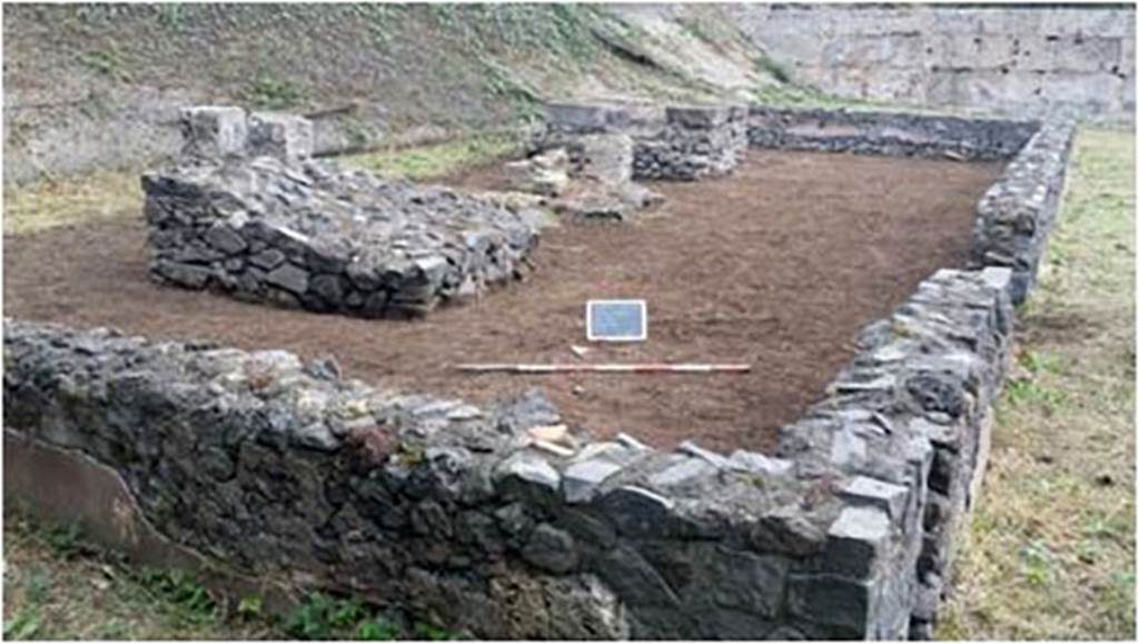 Santuario extraurbano del Fondo Iozzino. 2014. New excavations in progress in inner enclosure. 
Photograph © Parco Archeologico di Pompei.
