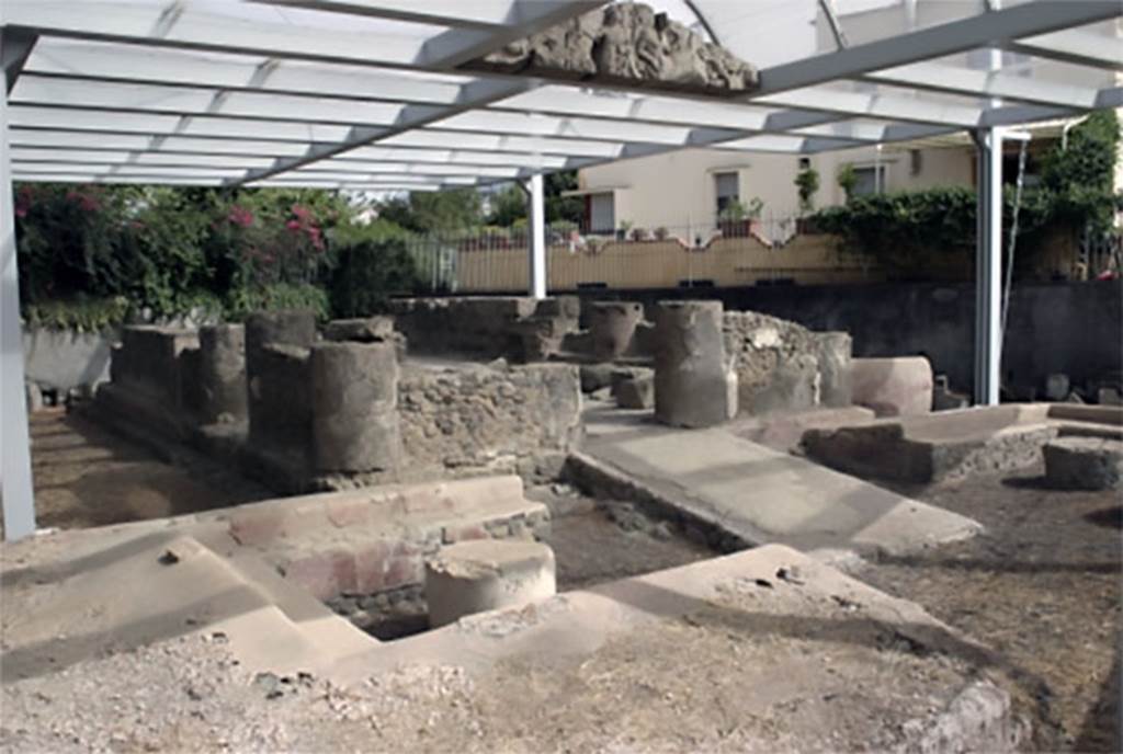 Tempio dionisiaco in località Sant’Abbondio di Pompei. 2011. Looking south–east across north triclinium B, ramp C to temple.