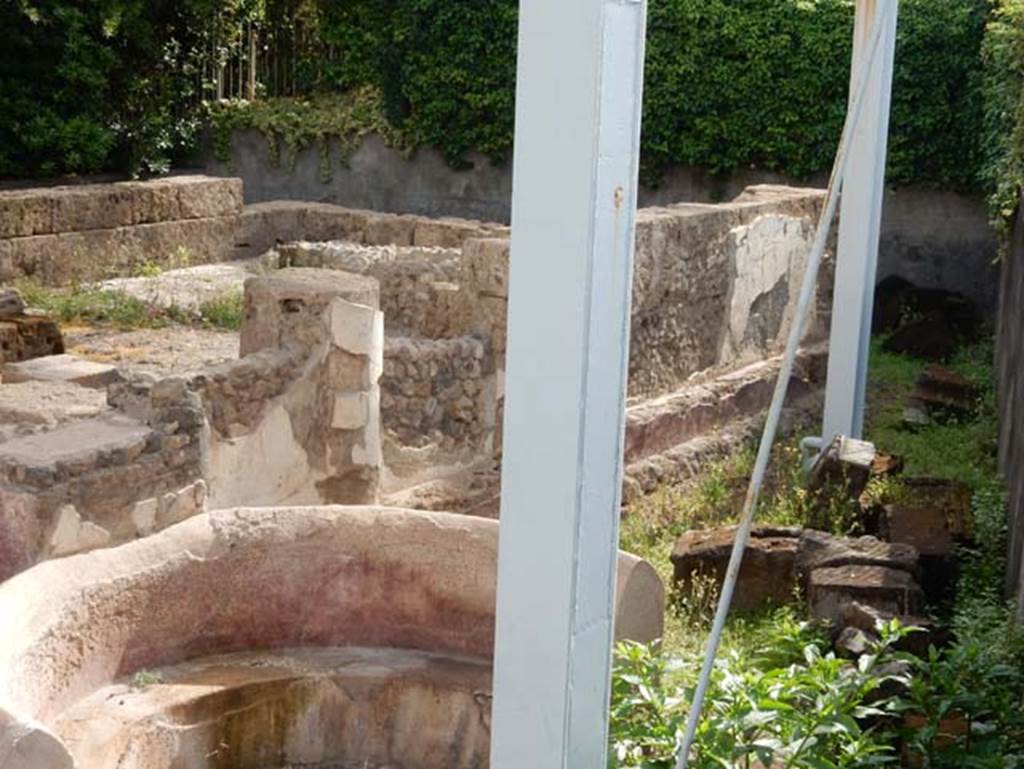 Tempio dionisiaco in località Sant’Abbondio di Pompei. May 2018. South side with remains of plaster. Photo courtesy of Buzz Ferebee.