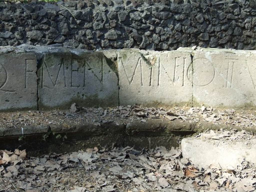 SGF Pompeii. March 2009. Schola. Inscription carved in large letters.