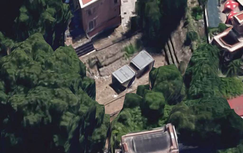 SG4 Pompeii. 2015. Tombs SG4 (left) and SG5 (right), between buildings. Photo courtesy of Google Earth.